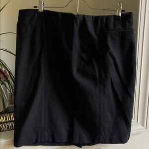 Black casual pencil skirt